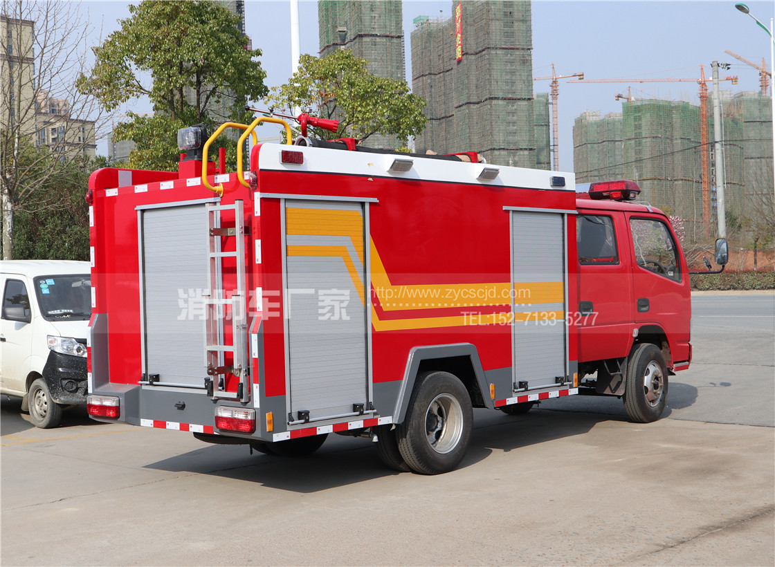 東風(fēng)福瑞卡3噸泡沫消防車