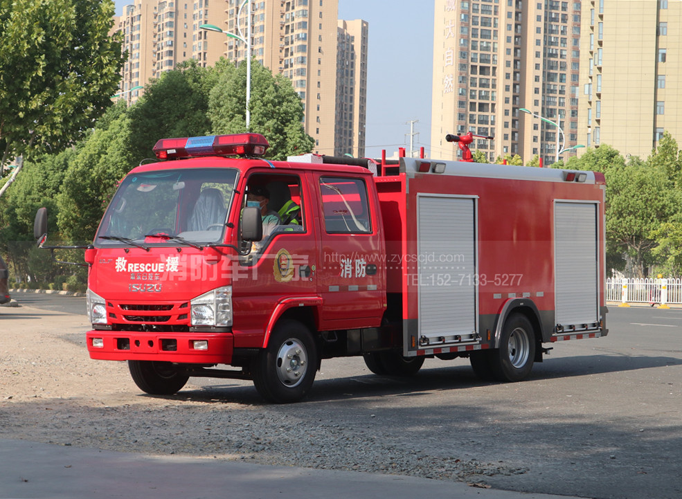 國六五十鈴600P 3噸泡沫消防車