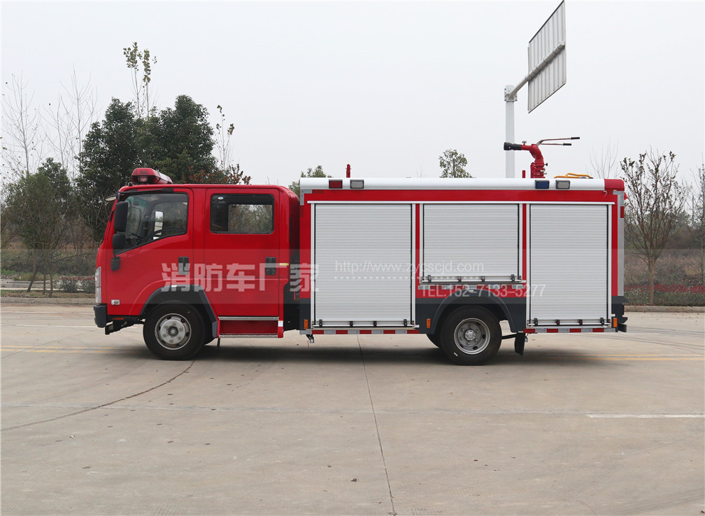 【五十鈴】700P 4噸泡沫消防車