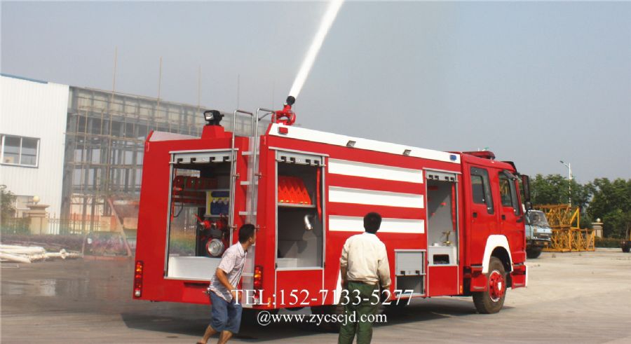 消防車作業(yè)