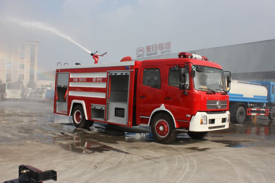 消防車打水操作