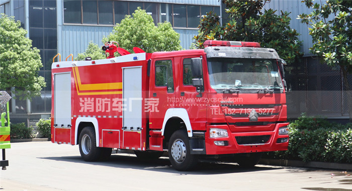 國(guó)外用戶(hù)：出口重汽右駕10噸泡沫消防車(chē)