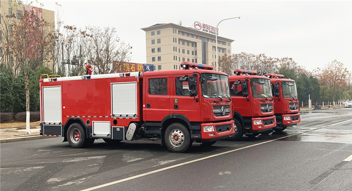 寧夏石嘴山用戶(hù)定制：3臺(tái)東風(fēng)D9泡沫消防車(chē)(8噸)
